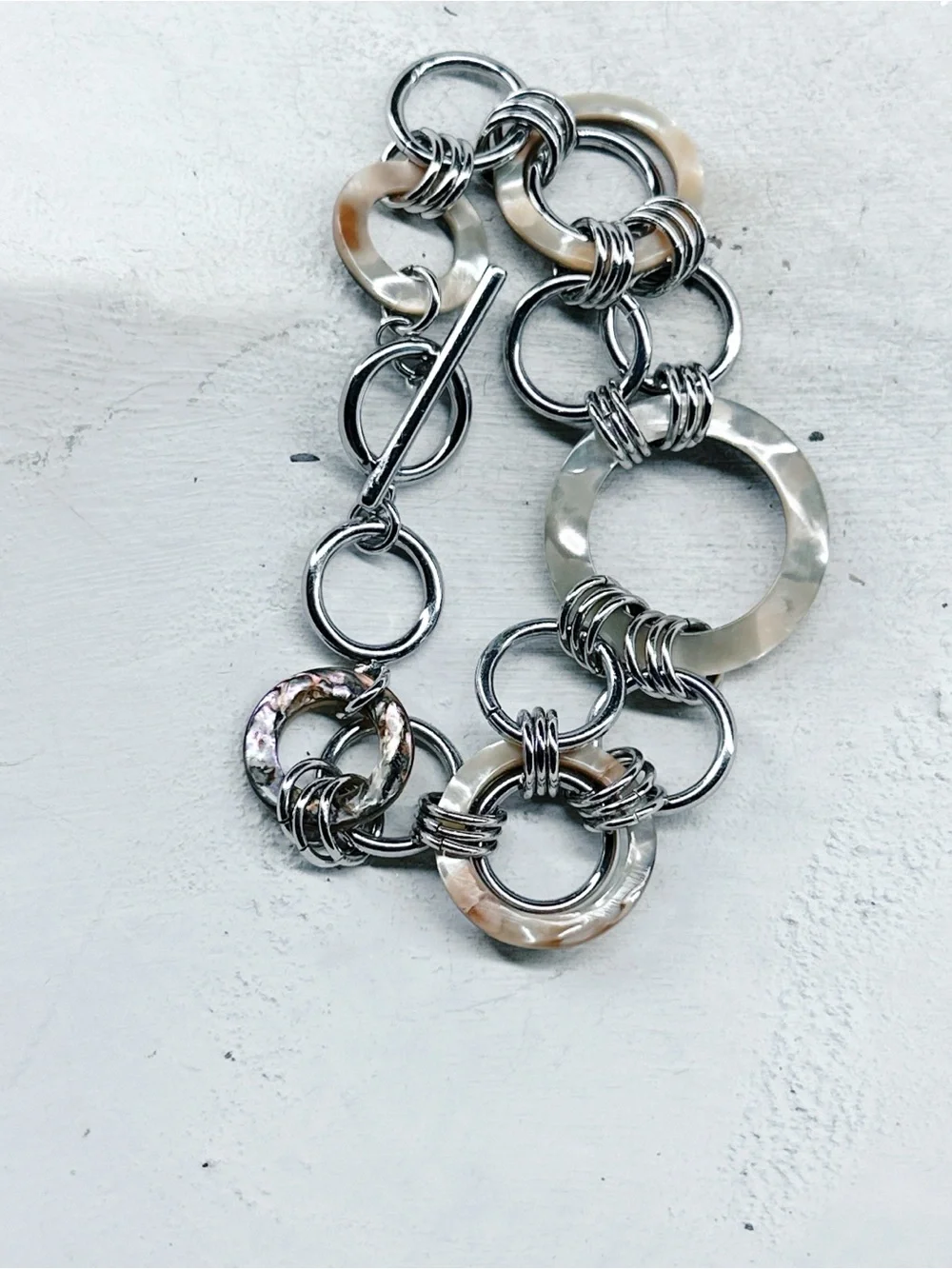 1061mc. Tan Shell Bracelet